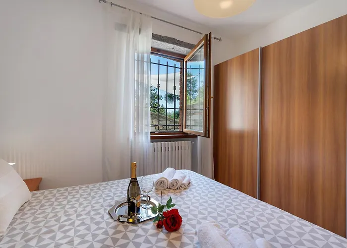 Residenza Jasmine Yellow